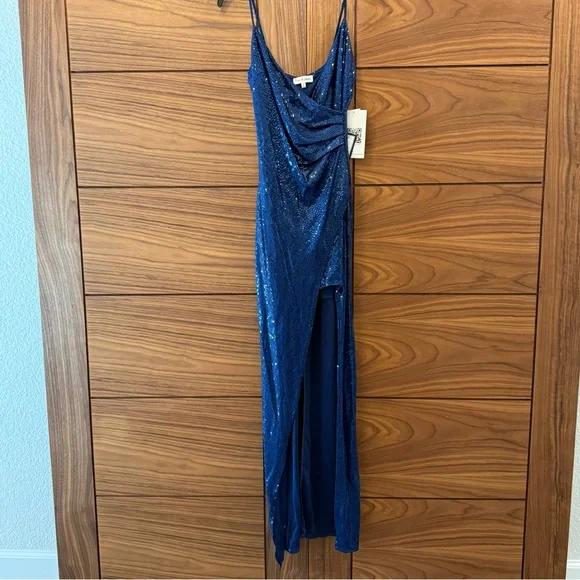 NWT Emerald Sundae Navy Sequin V-Neck Sheath Juniors Prom Dress High Slit - Sz M - Picture 2 of 9